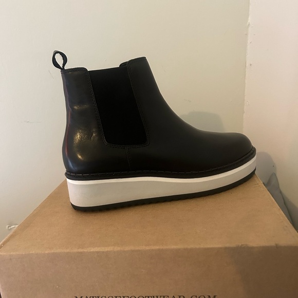 NWT Maltisse bootie - Picture 2 of 2